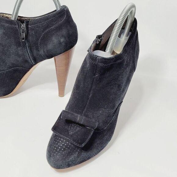 7 For All Mankind - Picture 10 of 16